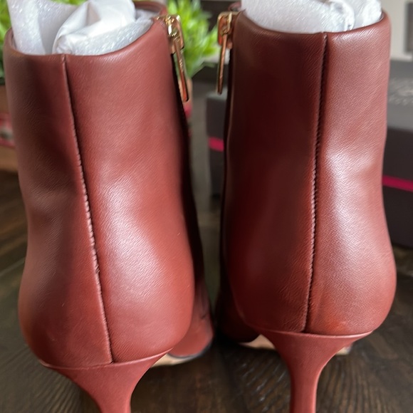 Vince Camuto ankle boots - Picture 8 of 11